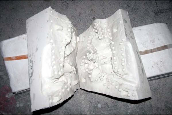 如何避免模具硅膠制品破裂？